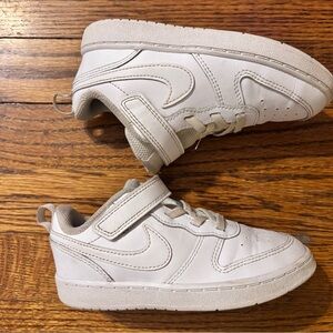Kids White Nike Sneakers size 10 toddler